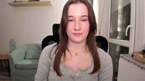 Snapshot of oliviaaa2003 chatting on March 2025 10:24:02 PM Oliwiaa2004 online show from March 2025 10:24:02 PM