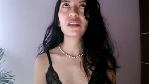 Snapshot of oliviaaa__ chatting on May 2026 04:04:02 PM oliviaaa__ online show from May 2026 04:04:02 PM