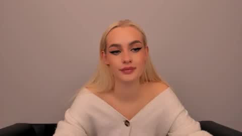Snapshot of oliviahappy chatting on December 2025 07:42:02 PM oliviaBeauty online show from December 2025 07:42:02 PM
