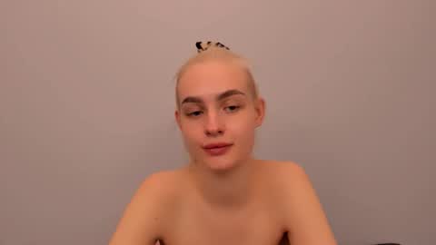 Snapshot of oliviahappy chatting on December 2025 07:33:02 PM oliviaBeauty online show from December 2025 07:33:02 PM