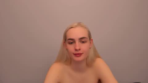 Snapshot of oliviahappy chatting on January 2026 09:20:01 PM oliviaBeauty online show from January 2026 09:20:01 PM