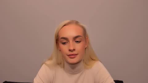 Snapshot of oliviahappy chatting on February 2026 07:47:02 PM oliviaBeauty online show from February 2026 07:47:02 PM