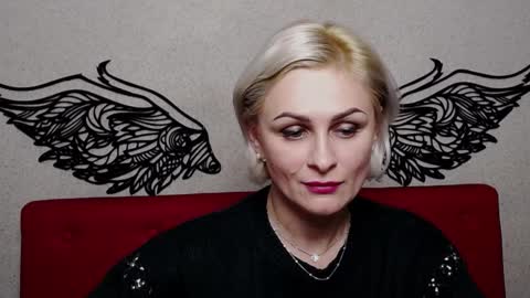 OliviaHorst online show from December 2024 03:32:01 PM