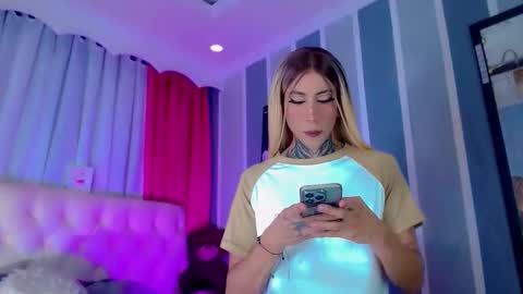 oliviahot01 online show from April 2026 01:41:01 AM