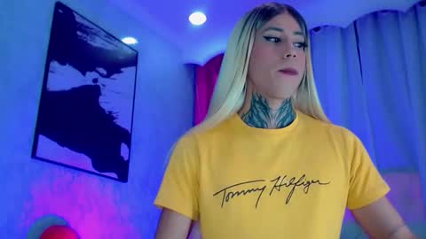 oliviahot01 online show from May 2026 01:03:02 AM