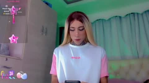 oliviahot01 online show from July 2026 01:14:01 AM