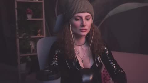 Snapshot of oliviamcclean chatting on September 2025 08:42:01 PM Liv online show from September 2025 08:42:01 PM