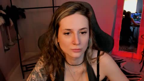 Liv online show from November 2025 09:59:02 AM