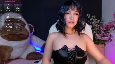 Olivia Mcneill  online show from January 2025 11:03:01 PM