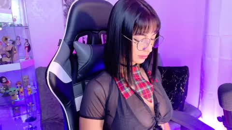 Olivia Mcneill  online show from March 2025 12:15:02 PM