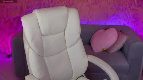 Olivia online show from May 2026 06:09:02 AM