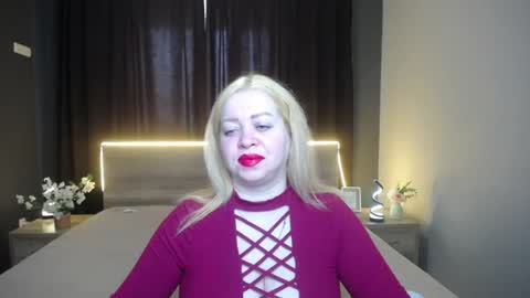 Oliviaverr online show from July 2026 12:00:02 PM