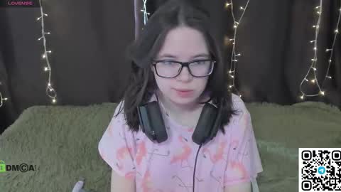 Snapshot of ollie_baird chatting on March 2026 08:10:02 AM Ollie online show from March 2026 08:10:02 AM