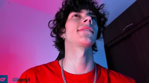 Snapshot of olliver___y chatting on January 2025 04:23:01 AM online show from January 2025 04:23:01 AM