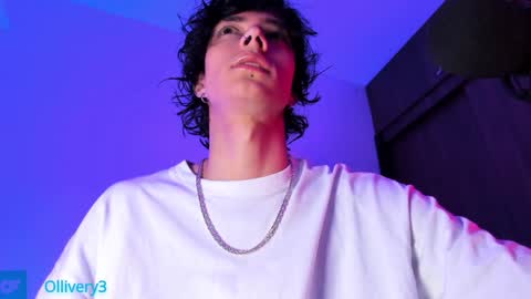 Snapshot of olliver___y chatting on January 2025 02:37:01 AM online show from January 2025 02:37:01 AM