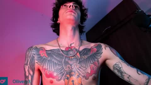 Snapshot of olliver___y chatting on February 2025 07:02:02 AM online show from February 2025 07:02:02 AM