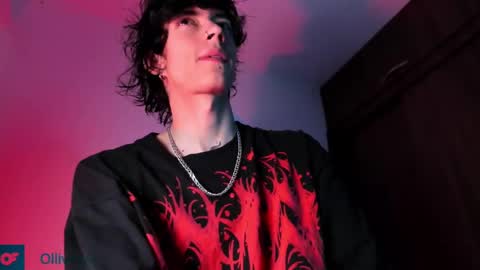 Snapshot of olliver___y chatting on February 2025 02:12:01 AM online show from February 2025 02:12:01 AM