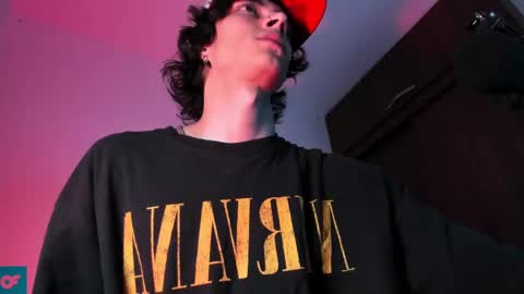 Snapshot of olliver___y chatting on February 2025 04:38:02 AM online show from February 2025 04:38:02 AM