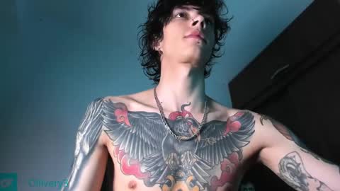 Snapshot of olliver___y chatting on February 2025 04:54:01 AM online show from February 2025 04:54:01 AM