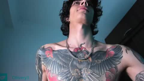 Snapshot of olliver___y chatting on February 2025 07:58:02 AM online show from February 2025 07:58:02 AM