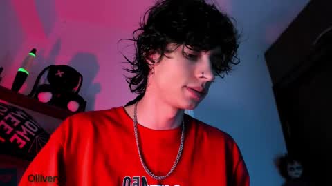 Snapshot of olliver___y chatting on March 2025 05:03:02 AM online show from March 2025 05:03:02 AM