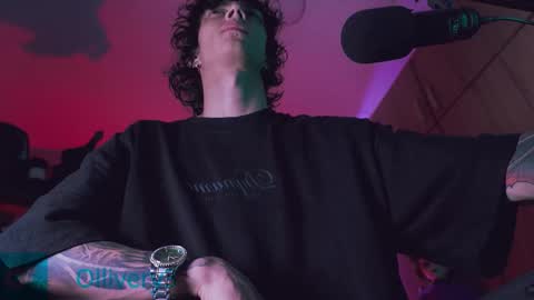 Snapshot of olliver___y chatting on September 2025 05:29:02 AM online show from September 2025 05:29:02 AM