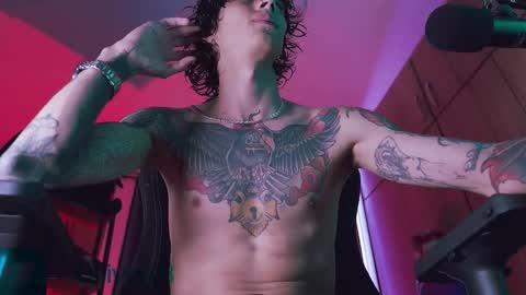 Snapshot of olliver___y chatting on September 2025 06:05:02 AM online show from September 2025 06:05:02 AM