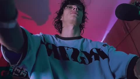 Snapshot of olliver___y chatting on October 2025 09:28:02 AM online show from October 2025 09:28:02 AM