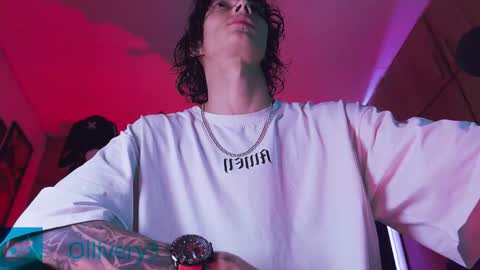 Snapshot of olliver___y chatting on October 2025 06:01:01 AM online show from October 2025 06:01:01 AM