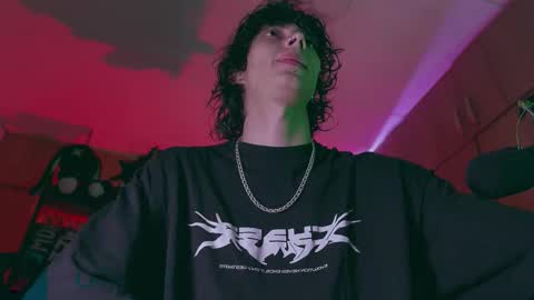 Snapshot of olliver___y chatting on October 2025 12:30:02 AM online show from October 2025 12:30:02 AM