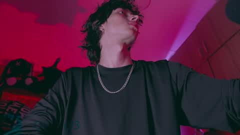 Snapshot of olliver___y chatting on October 2025 04:07:02 AM online show from October 2025 04:07:02 AM