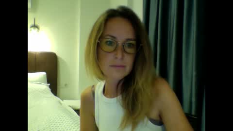 olyra11 online show from January 2026 08:34:02 PM