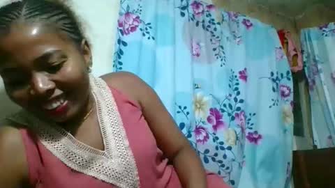 olyvienne90 online show from December 2025 05:39:02 PM