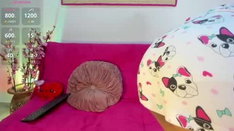 Snapshot of on_tefa chatting on April 2026 03:19:01 AM Violette online show from April 2026 03:19:01 AM
