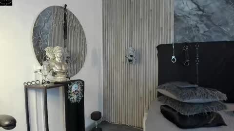     ... online show from October 2025 07:32:01 PM