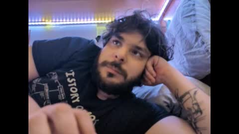 onecrew1 online show from September 2025 01:01:01 PM