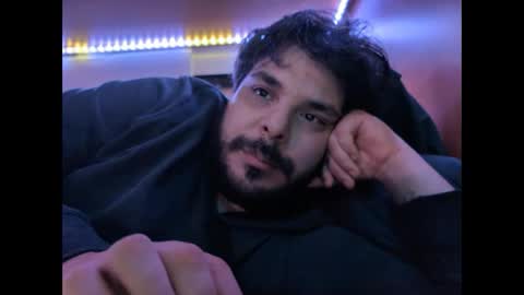 onecrew1 online show from October 2025 04:25:02 PM