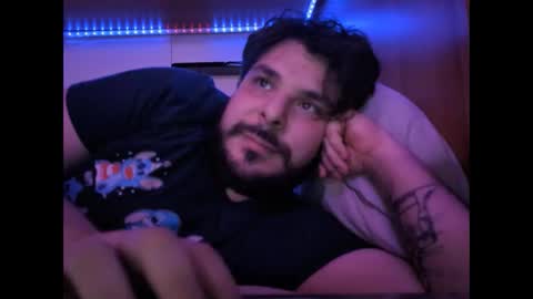 onecrew1 online show from November 2025 11:59:02 PM