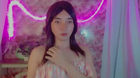 Snapshot of onelesslonelygirl69 chatting on July 2026 12:46:02 AM KLIER online show from July 2026 12:46:02 AM