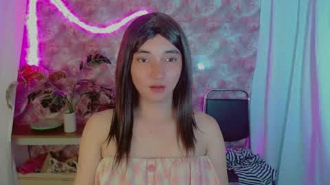 Snapshot of onelesslonelygirl69 chatting on July 2026 01:23:02 AM KLIER online show from July 2026 01:23:02 AM
