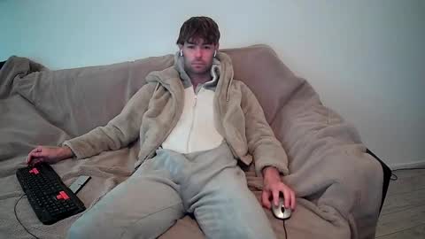 onesieboyx online show from November 2025 10:59:01 AM