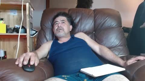 Snapshot of onewayallday chatting on November 2025 05:24:01 PM onewaykenny online show from November 2025 05:24:01 PM