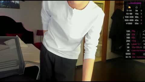 Erick  online show from February 2025 04:48:01 AM