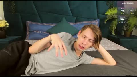 Erick  online show from February 2025 07:19:02 PM