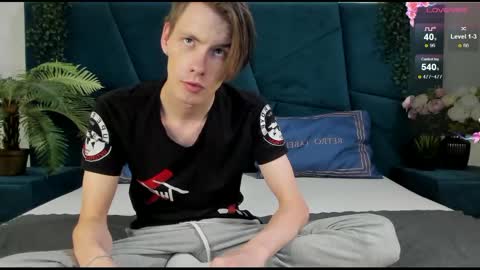 Erick  online show from February 2025 08:58:02 PM