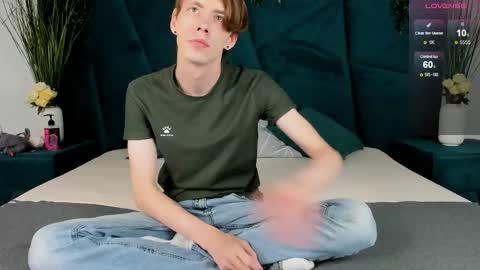 Erick  online show from September 2025 07:43:01 AM