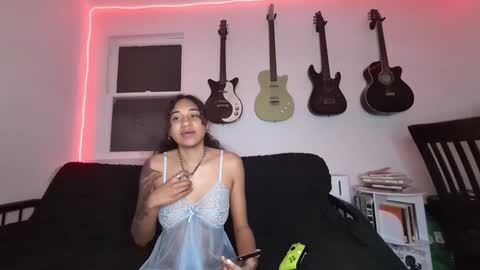 Snapshot of onlystrings chatting on February 2025 03:19:01 AM Duo online show from February 2025 03:19:01 AM