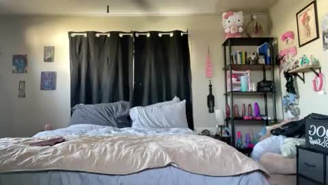 Snapshot of onyx_the_pupstar chatting on November 2025 08:27:02 PM Onyx online show from November 2025 08:27:02 PM