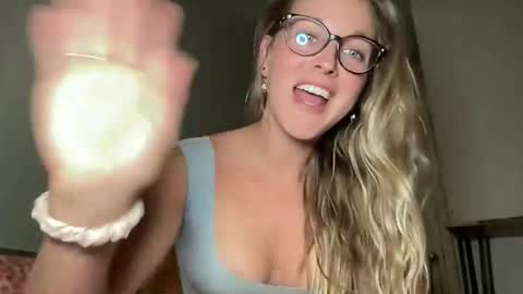 Snapshot of onyx_unleashed chatting on April 2026 05:18:02 AM onyx_unleashed online show from April 2026 05:18:02 AM