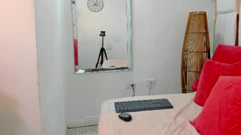 Mia  online show from July 2026 02:18:01 AM